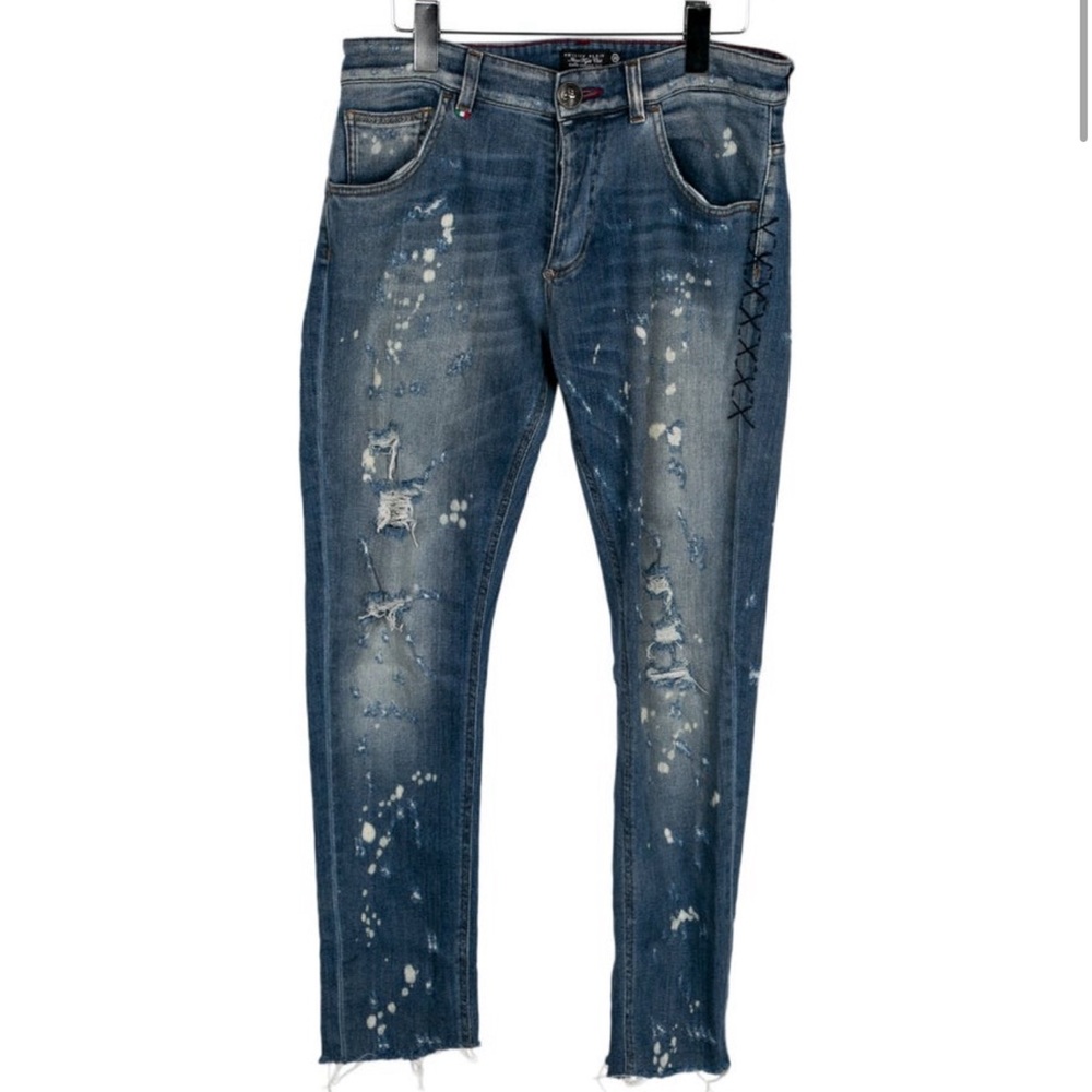 •  Mens Philipp Plein Skinny Jeans
•  Blue
•  5 Pockets
•  Distressed Accents